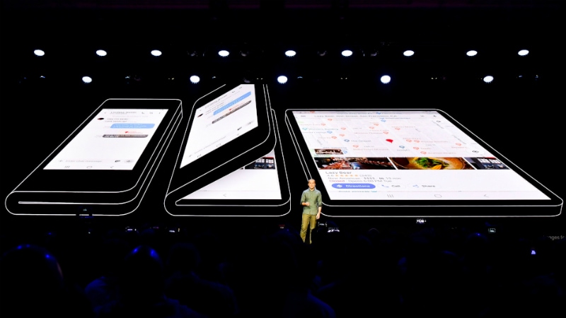 samsung foldable smartphone infinity flex display 